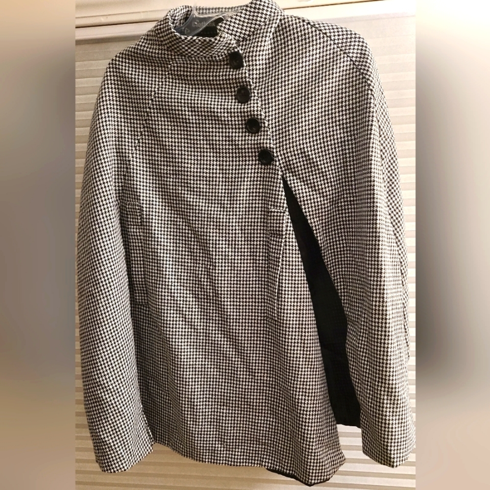 Houndsooth Cape with mini pockets